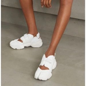 New Nike Air Rift Tabi White Mesh Women’s 6